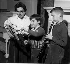 Vivian Fine teaching at Poughkeepsie Music School in 1950's